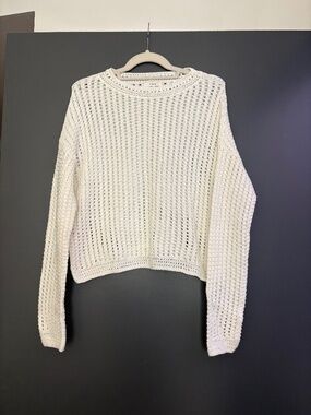Vince White Knit 100% Cotton sweater , excellent condition
